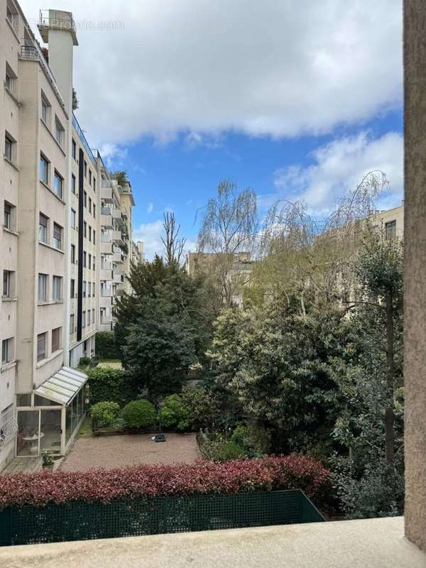 Appartement à NEUILLY-SUR-SEINE