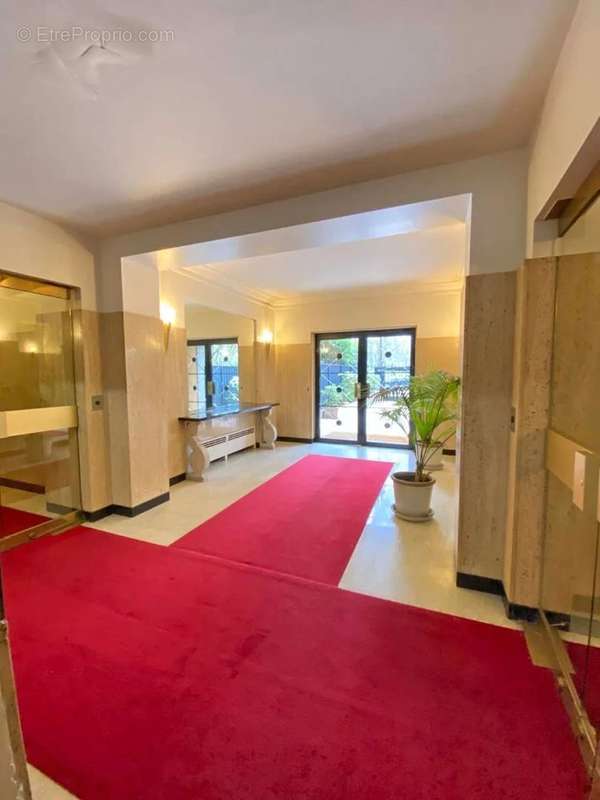 Appartement à NEUILLY-SUR-SEINE