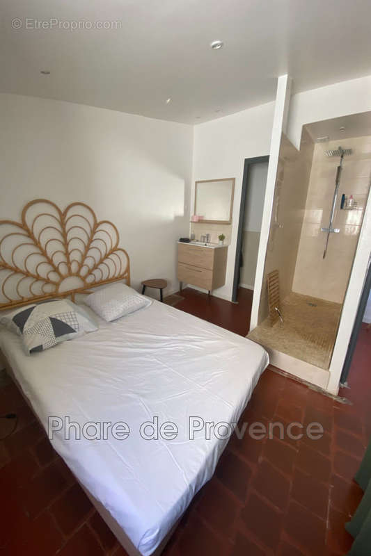 Appartement à MARSEILLE-2E