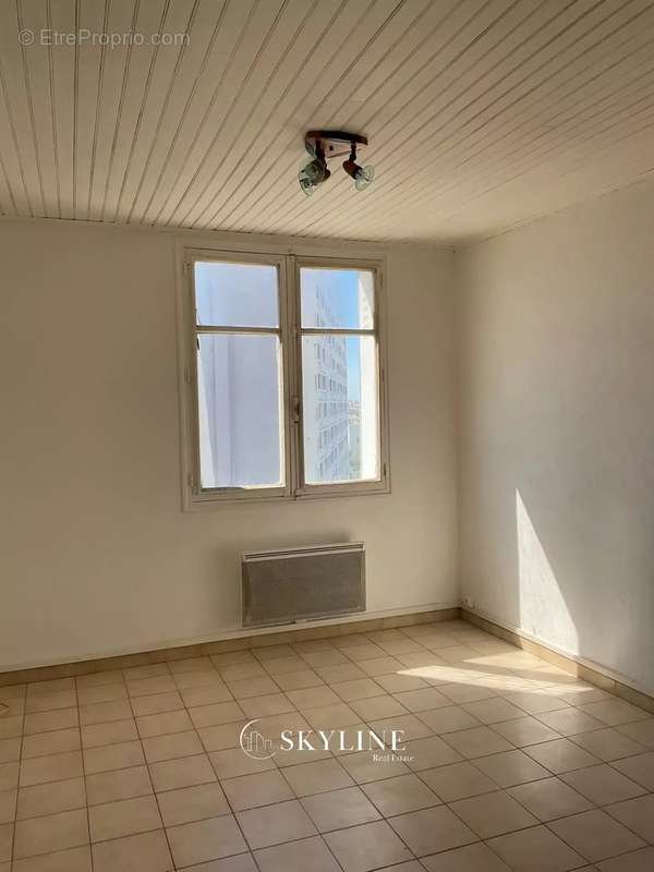 Appartement à MARSEILLE-4E