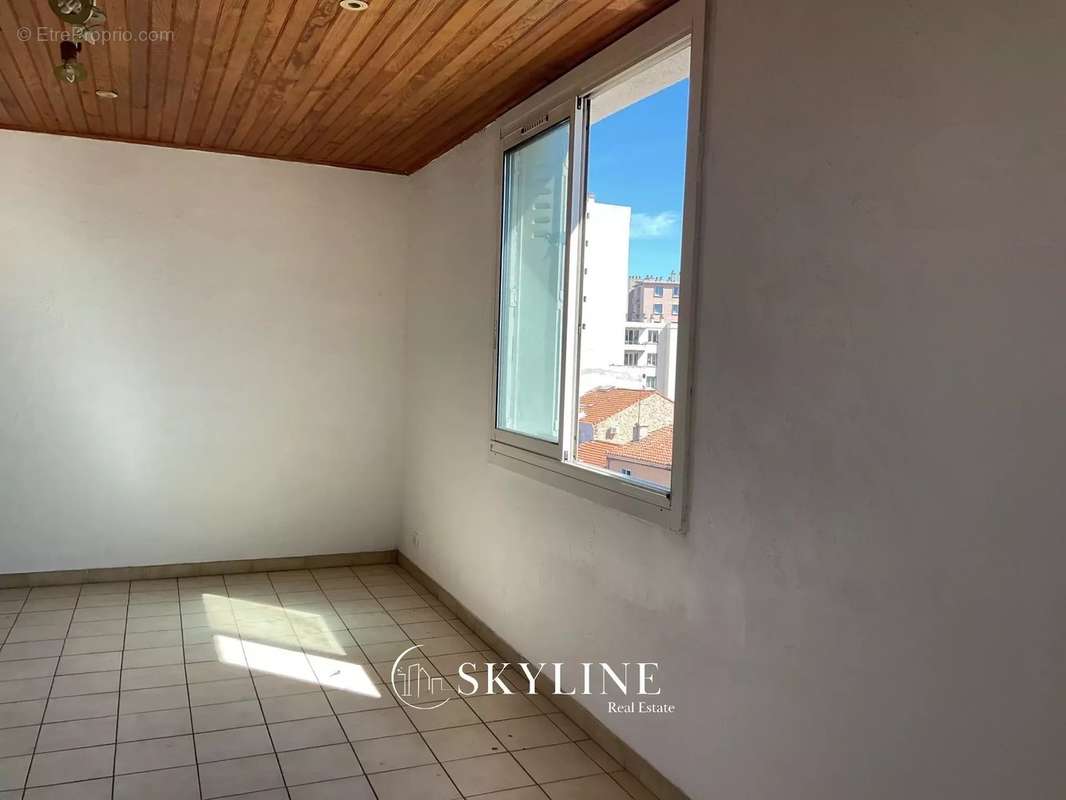 Appartement à MARSEILLE-4E