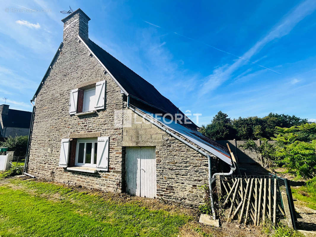 Maison à PLEINE-FOUGERES