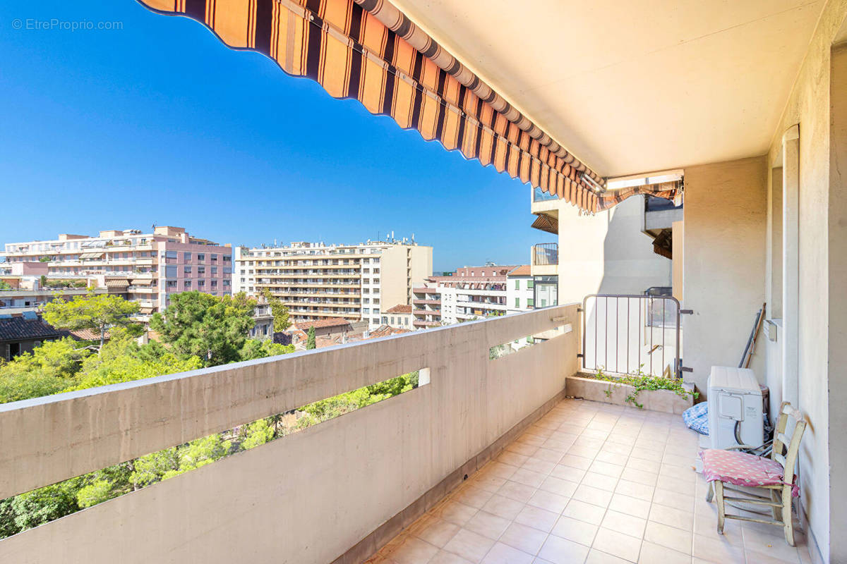 Appartement à MARSEILLE-3E