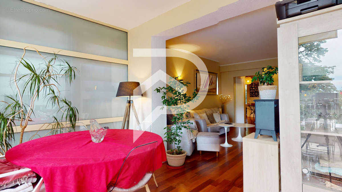 Appartement à VILLENEUVE-LOUBET