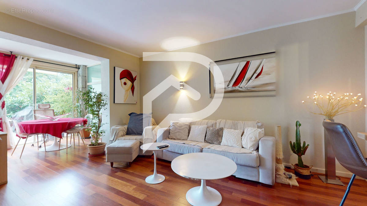 Appartement à VILLENEUVE-LOUBET