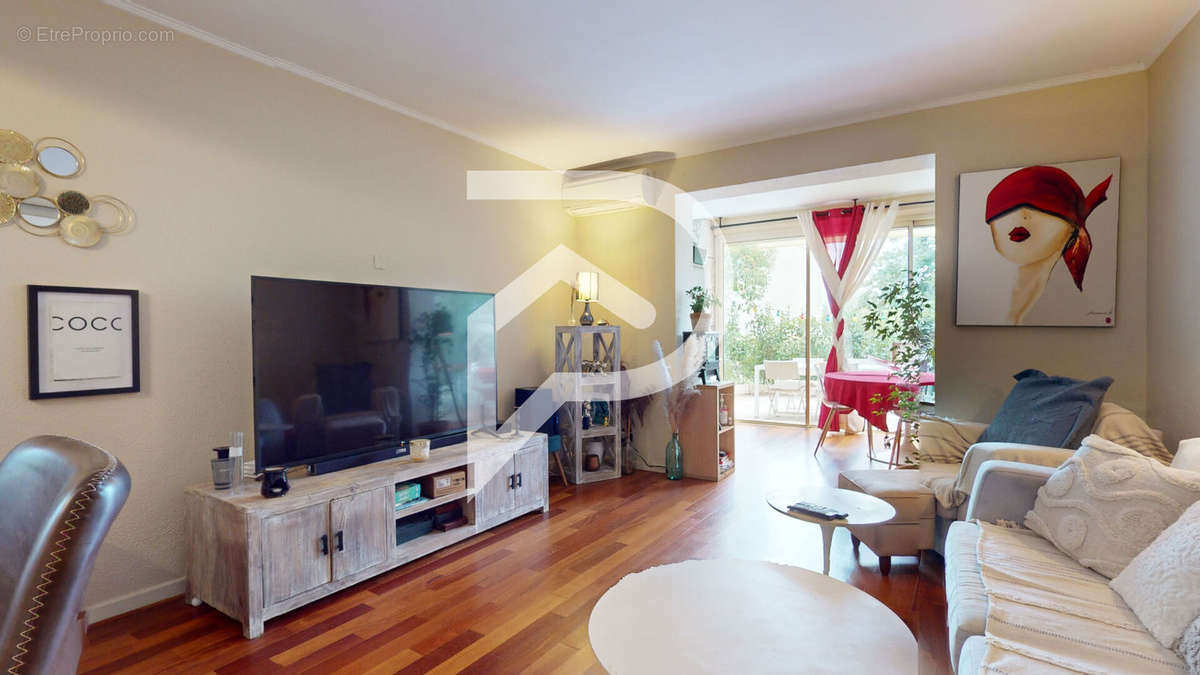 Appartement à VILLENEUVE-LOUBET