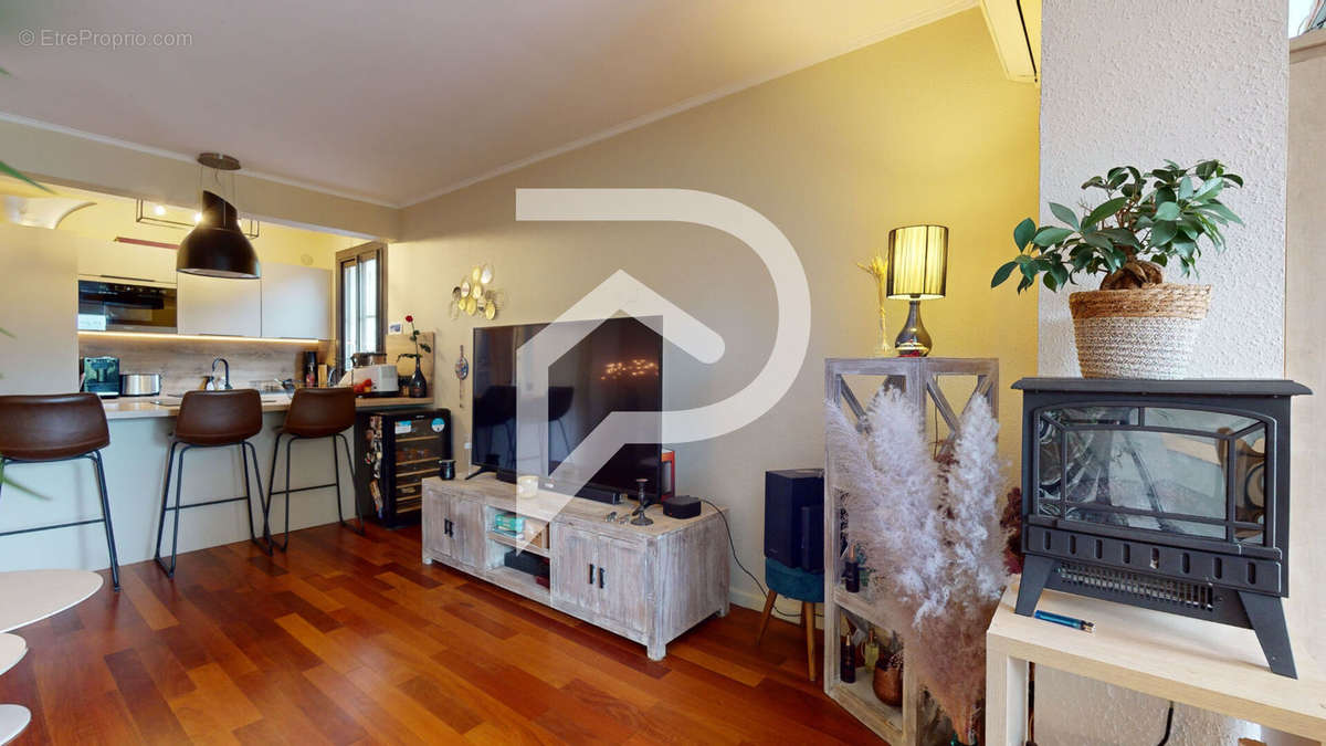 Appartement à VILLENEUVE-LOUBET