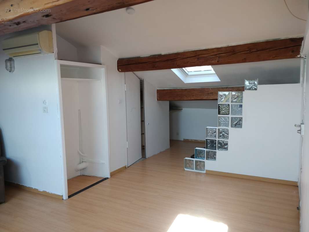 Appartement à MARSEILLE-7E