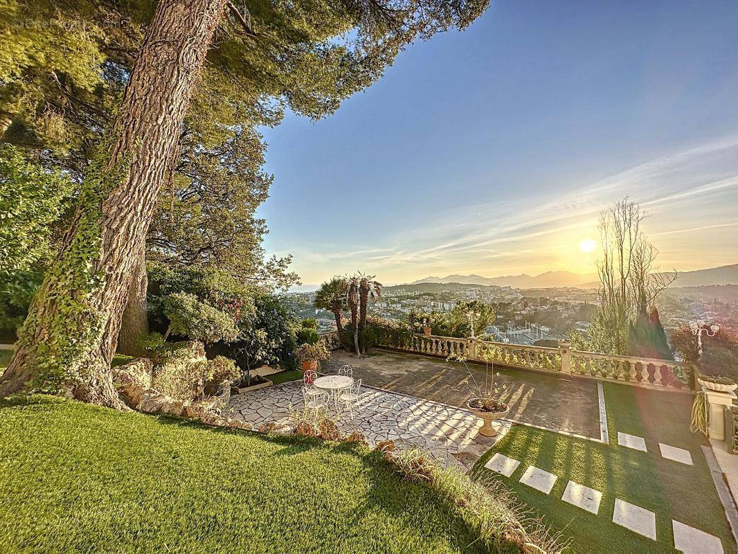 Maison à MOUGINS