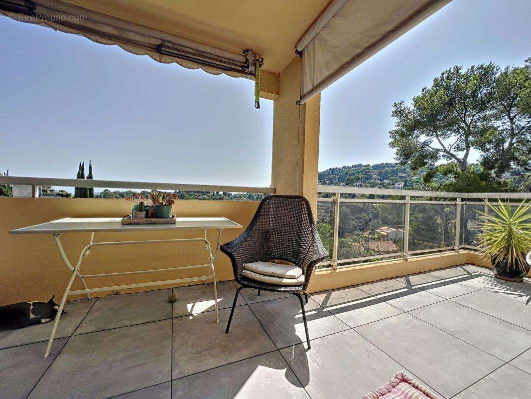 Appartement à MOUGINS