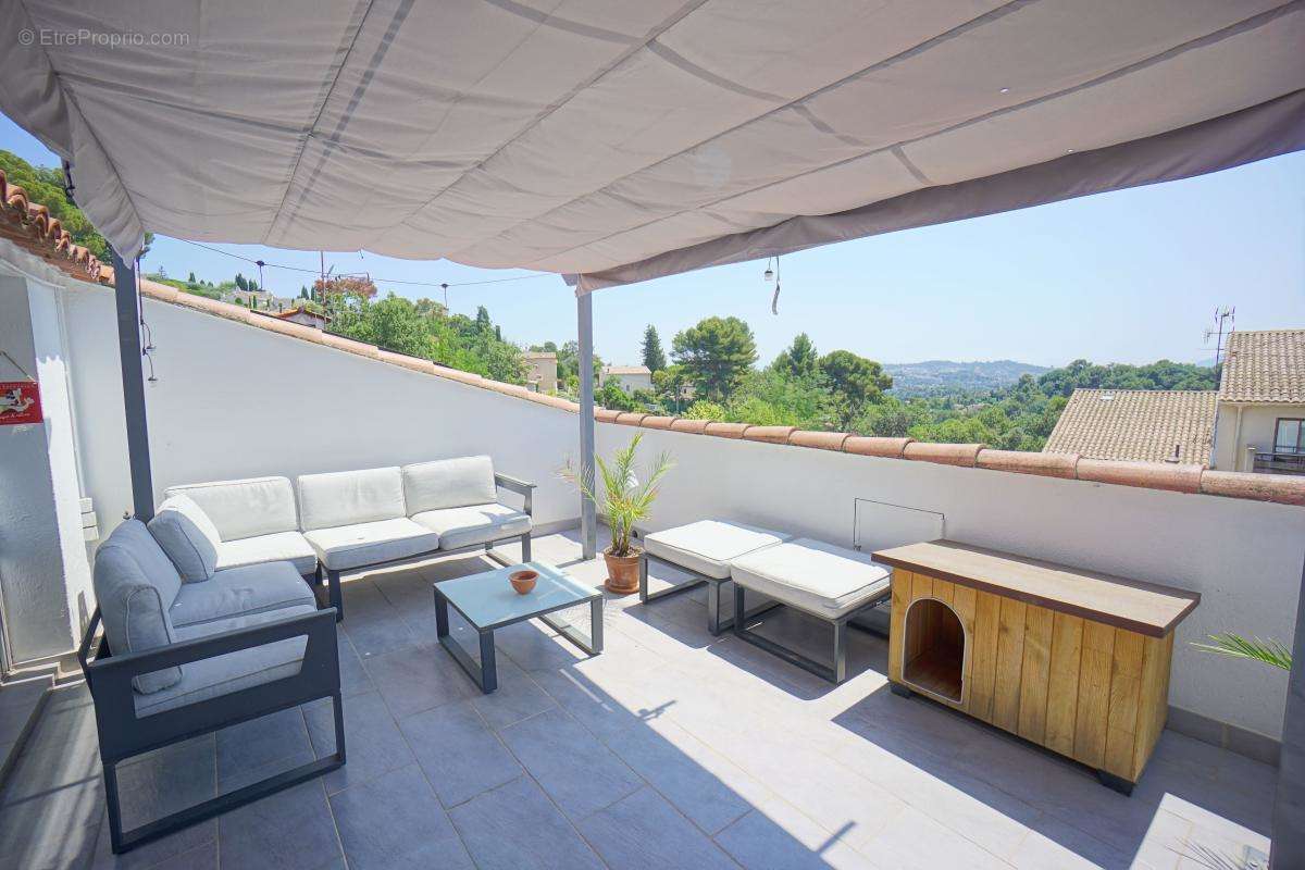 Appartement à MOUGINS