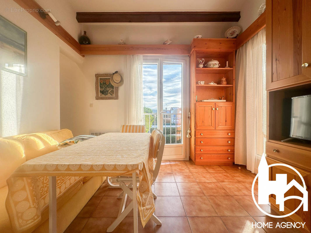 Appartement à SAINT-CYR-SUR-MER