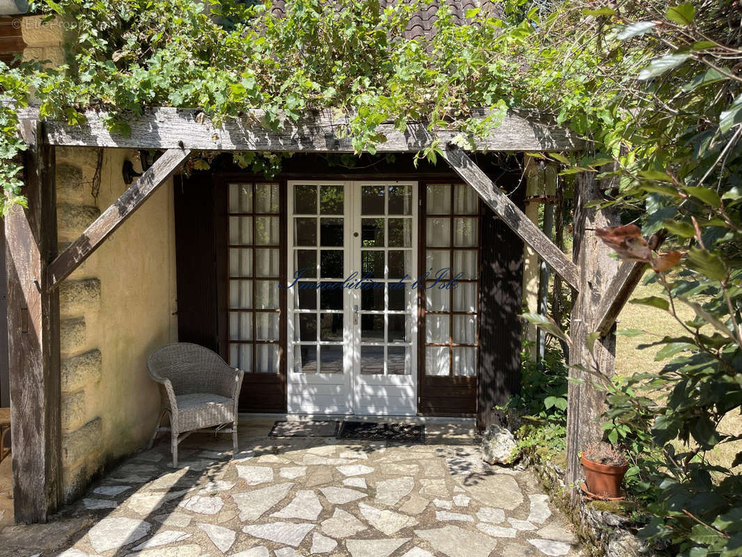 Maison à SAINTE-FOY-DE-LONGAS