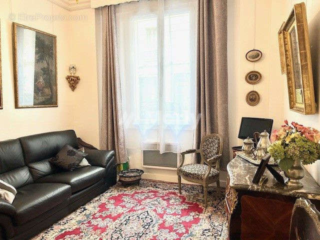 Pièce de vie - Appartement à PARIS-16E