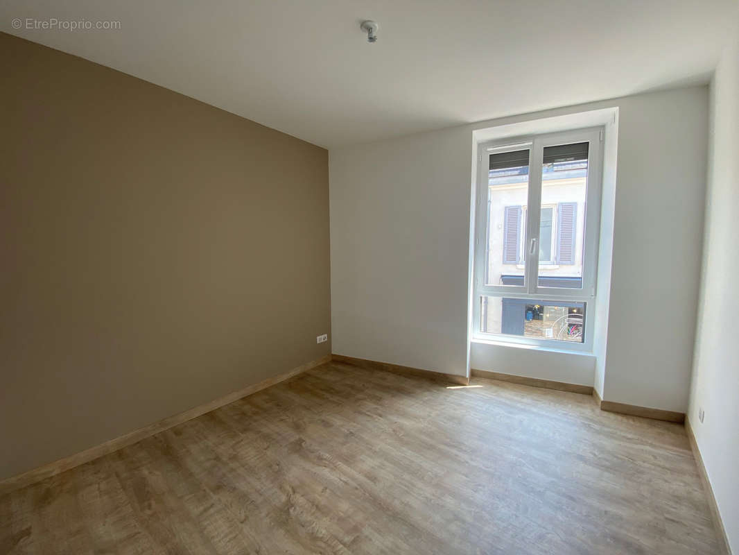 Appartement à RENAISON