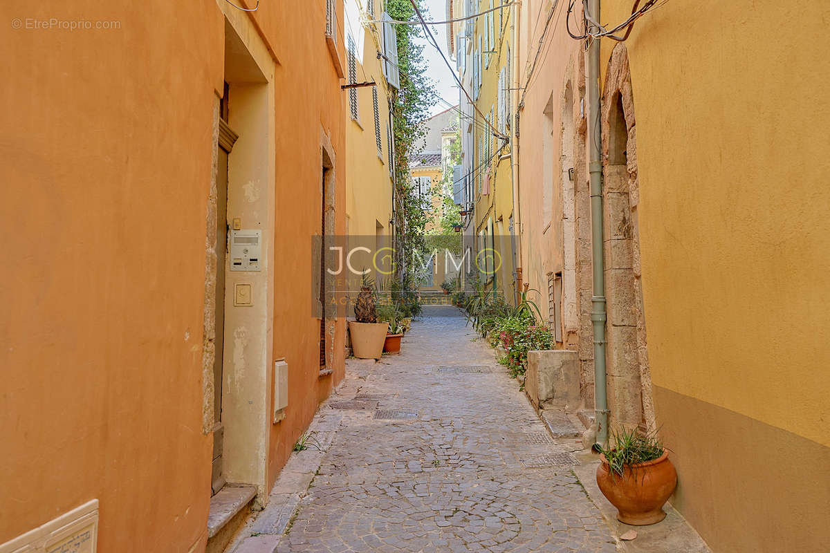 Appartement à HYERES