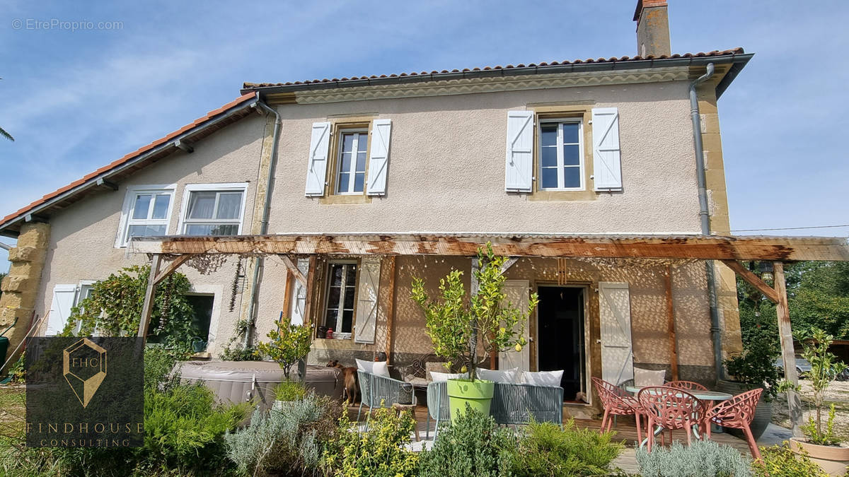 Maison à SAINT-BLANCARD