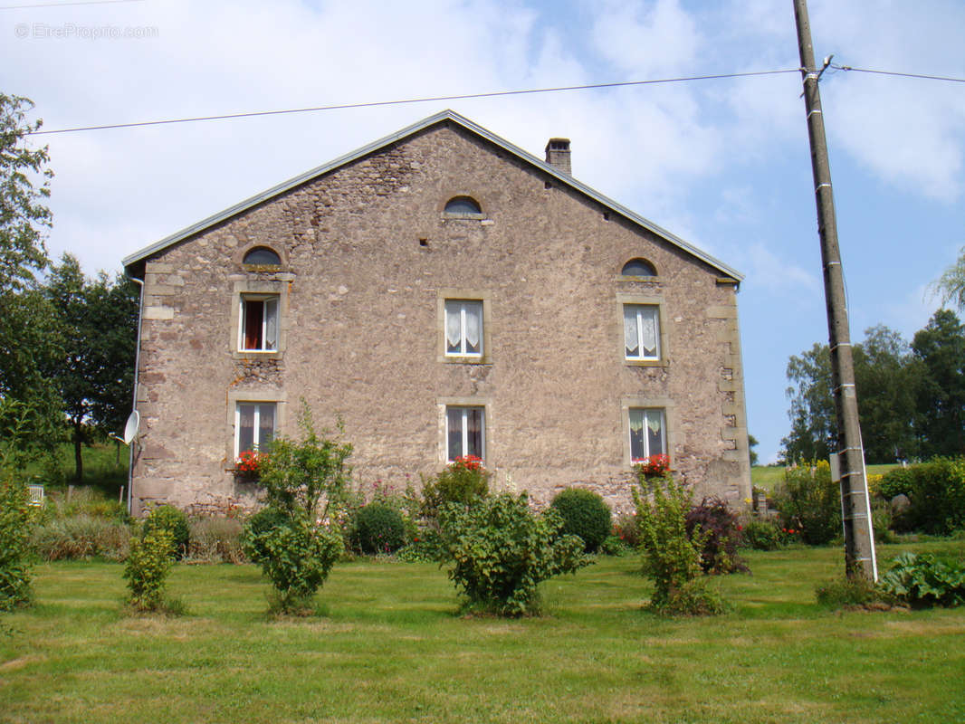 Maison à ESMOULIERES