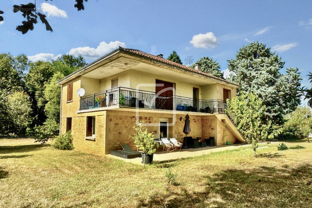 Maison à GOURDON