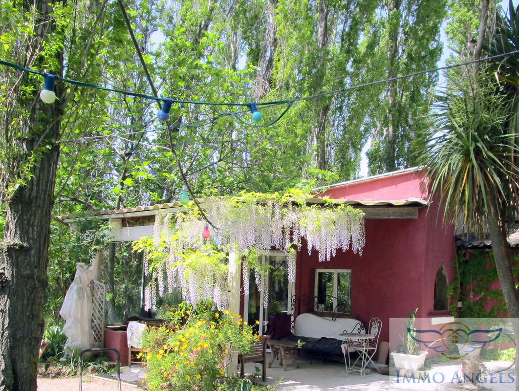 Maison à MAUGUIO