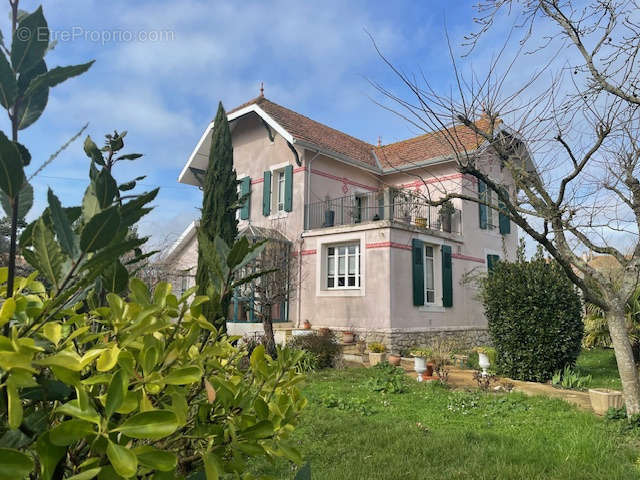 Maison à TONNAY-CHARENTE