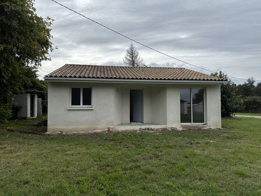 Maison à FAUGUEROLLES