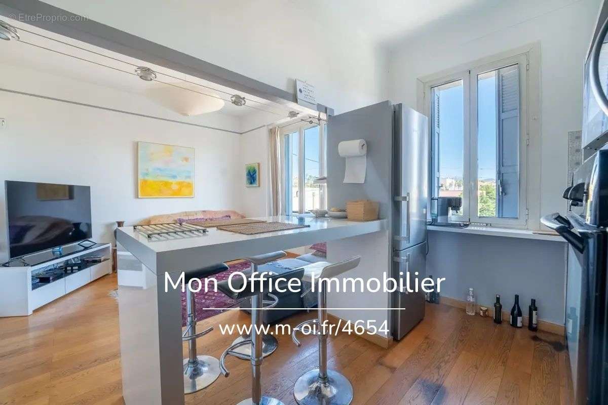 Appartement à MARSEILLE-4E