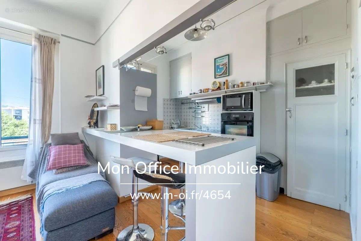 Appartement à MARSEILLE-4E