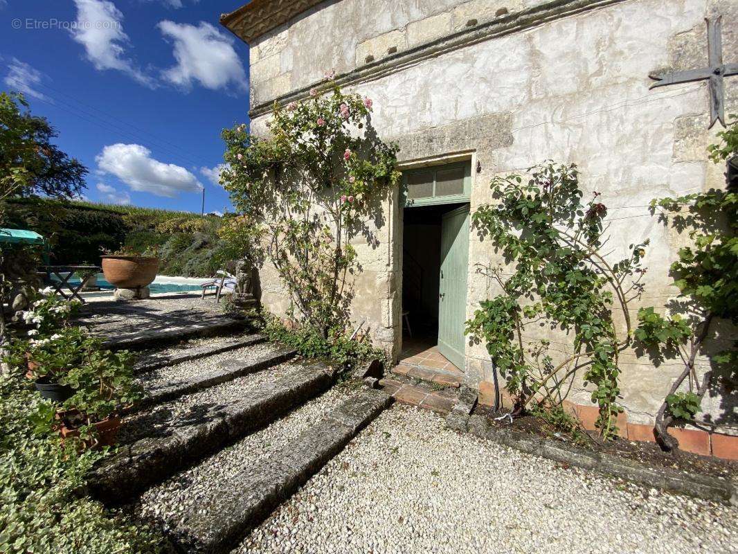 Maison à AUBETERRE-SUR-DRONNE