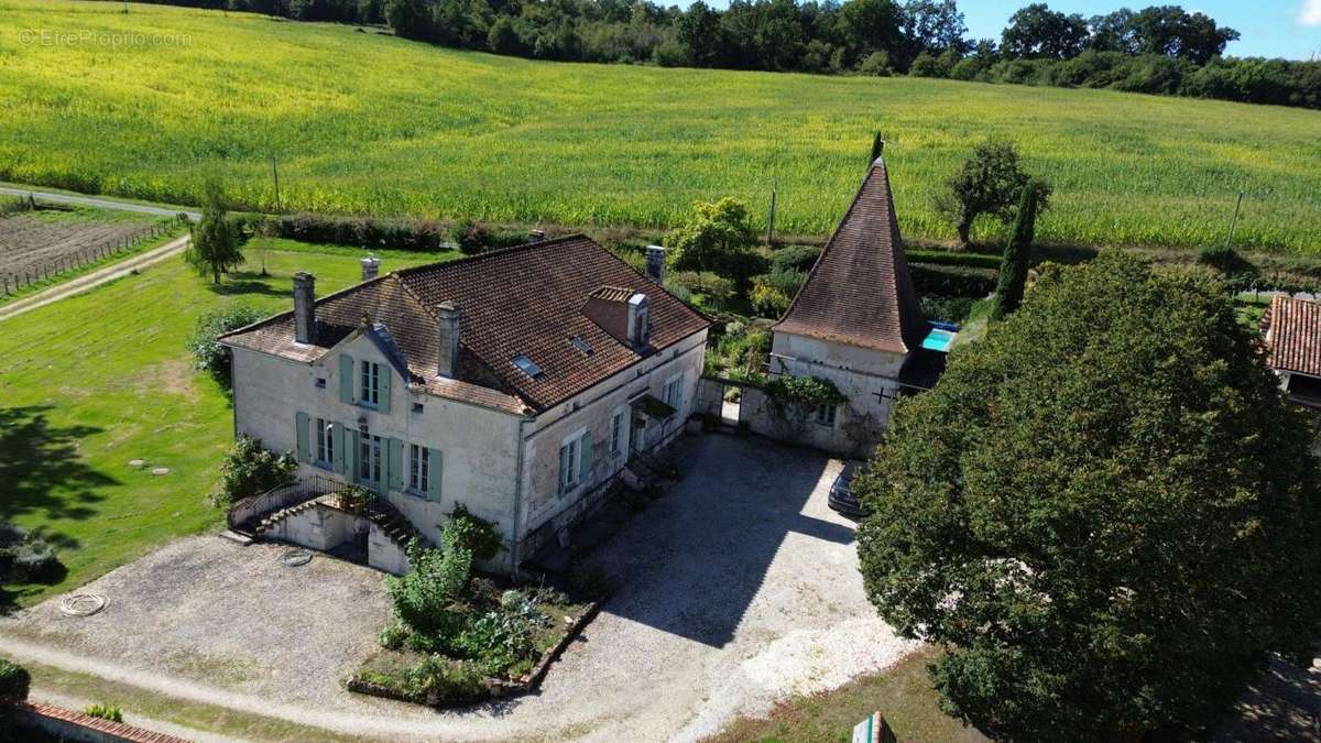 Maison à AUBETERRE-SUR-DRONNE