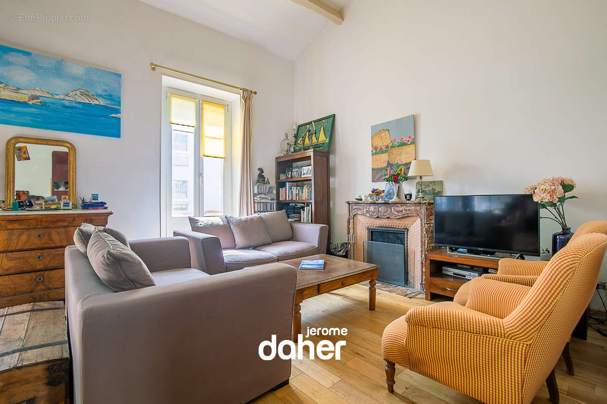 Appartement à MARSEILLE-8E