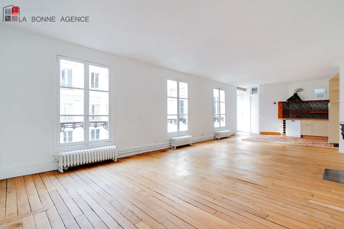 Appartement à PARIS-16E