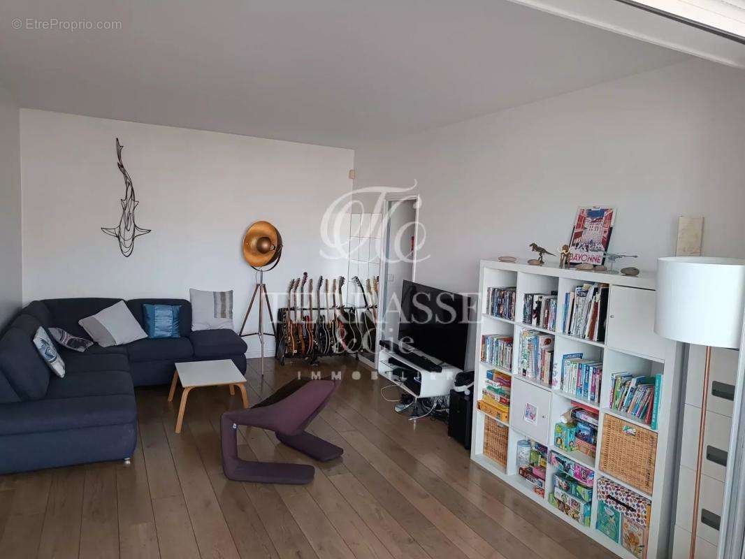 Appartement à PARIS-19E