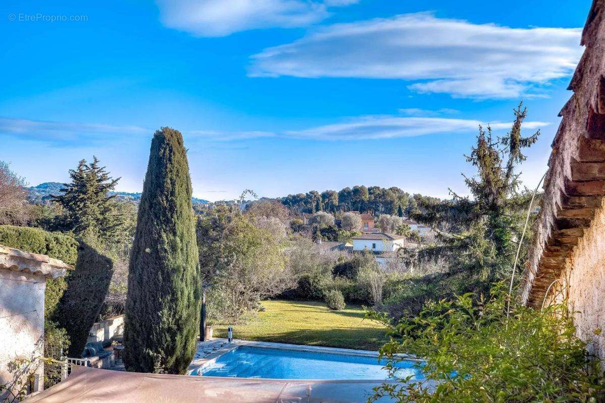 Maison à MOUGINS