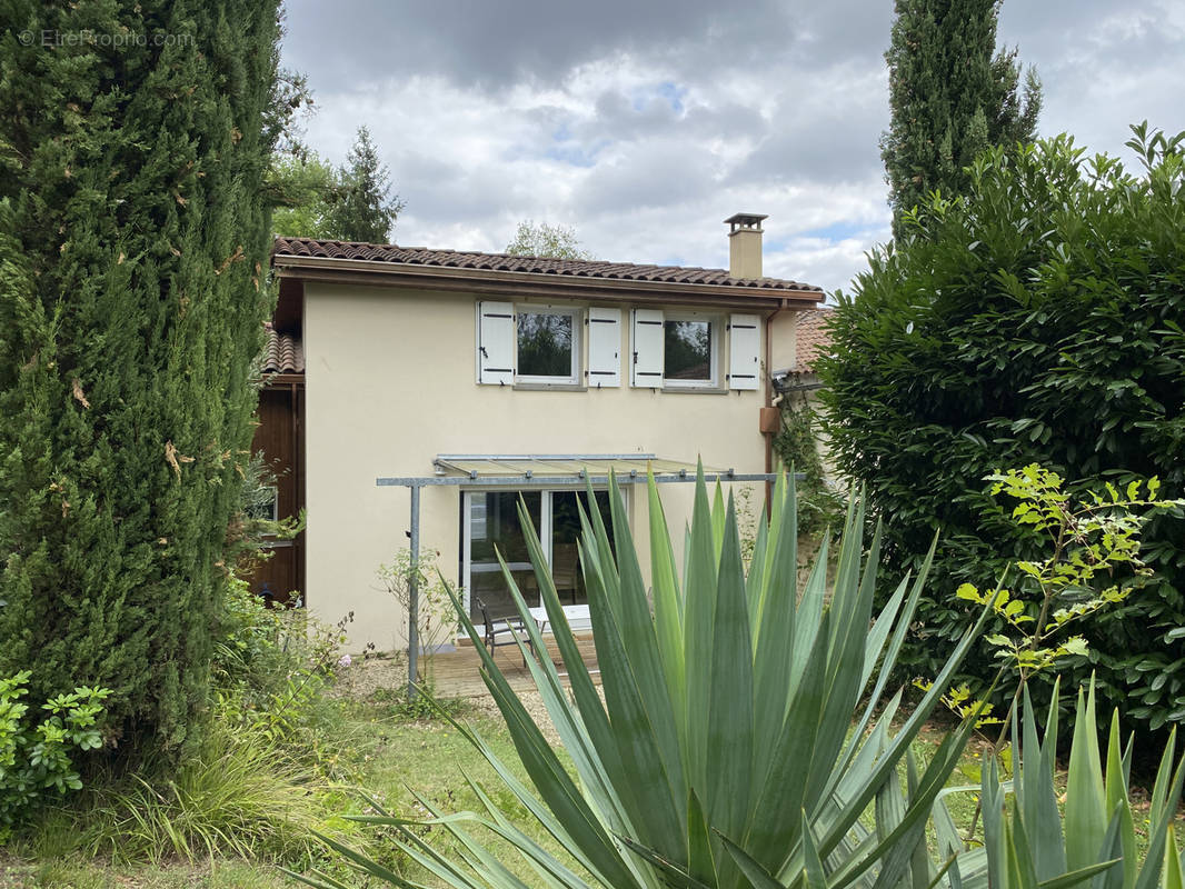 Maison à RUELLE-SUR-TOUVRE