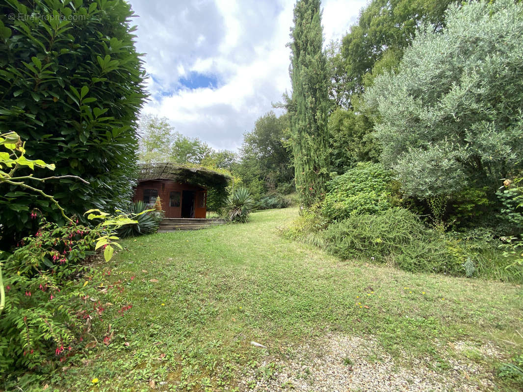 Maison à RUELLE-SUR-TOUVRE