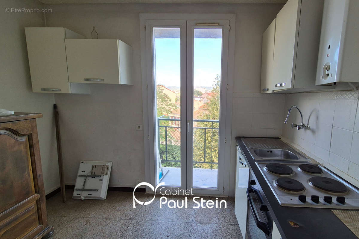 Appartement à MARSEILLE-4E