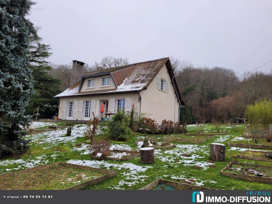 Maison à BOUSSAC