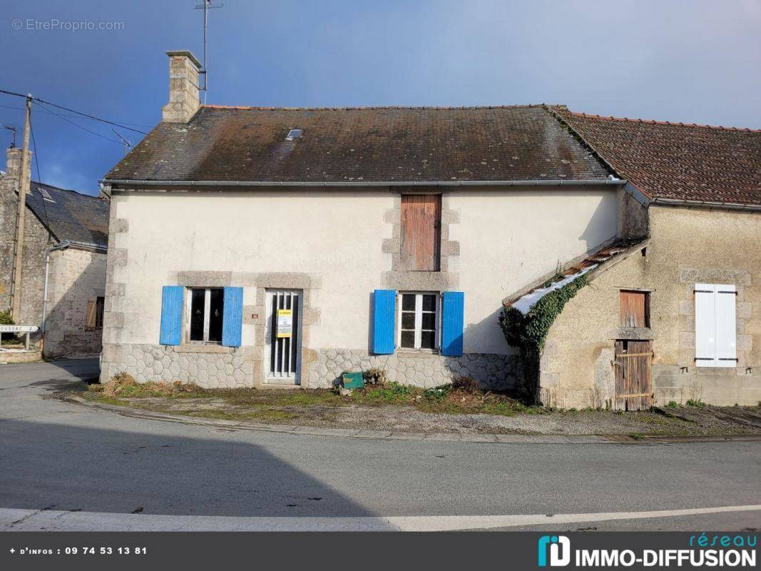 Maison à SAINT-SILVAIN-BAS-LE-ROC