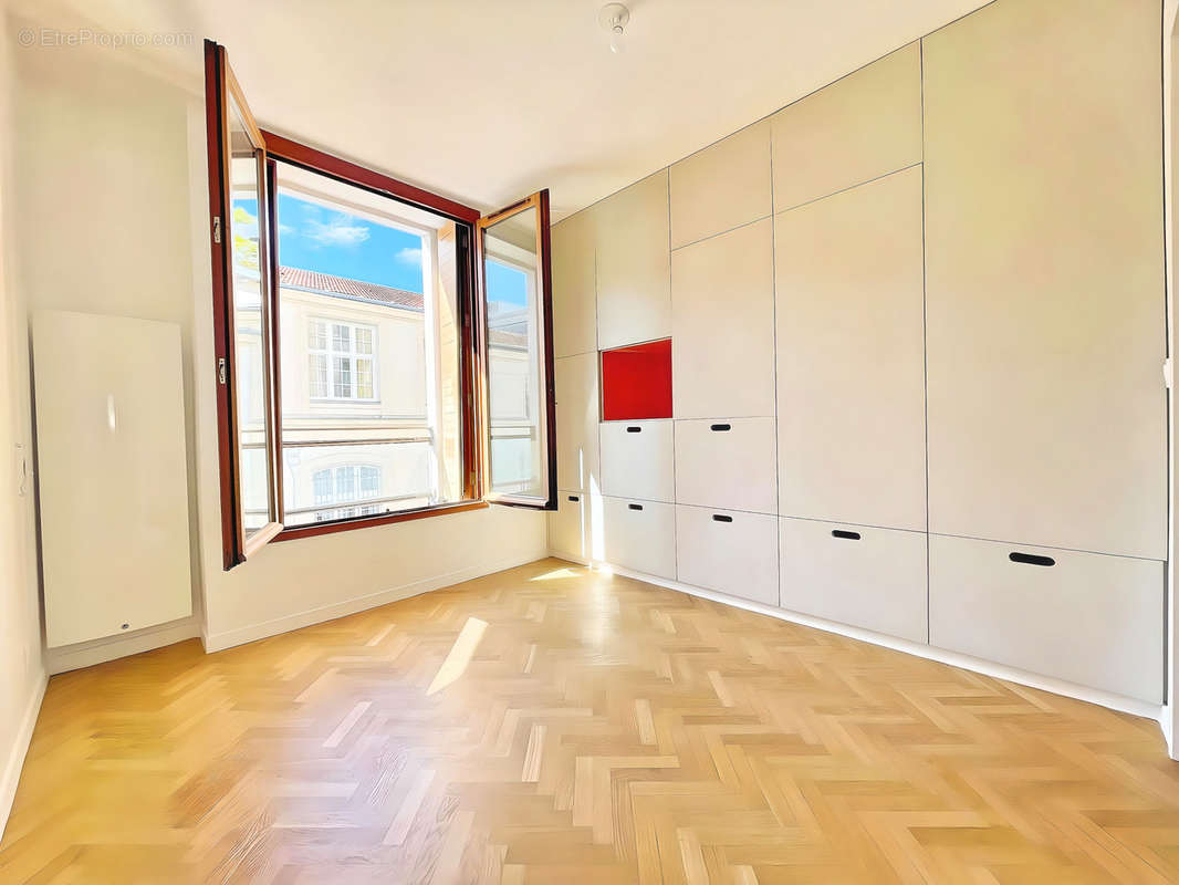 Appartement à PARIS-20E