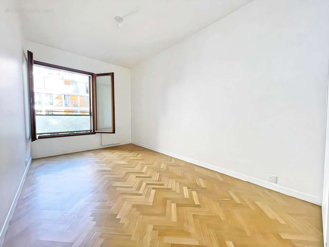 Appartement à PARIS-20E