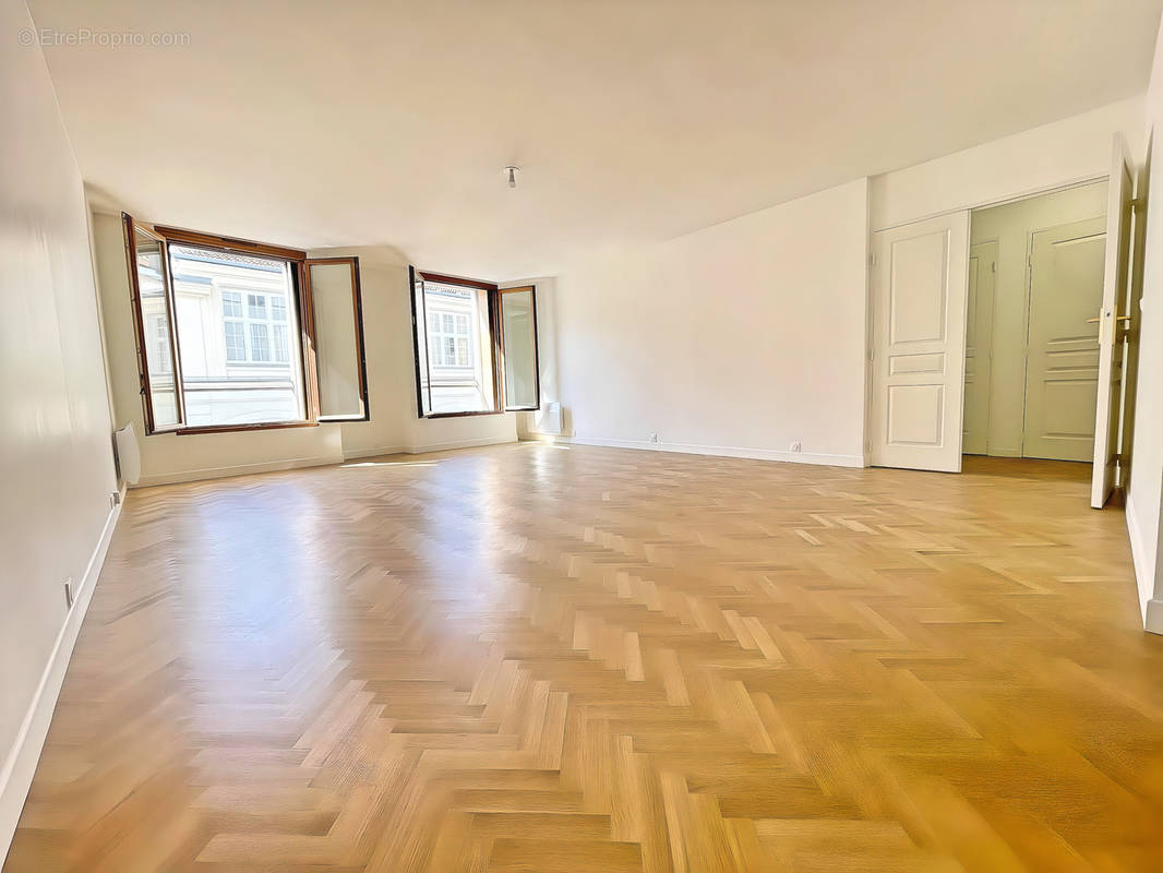 Appartement à PARIS-20E