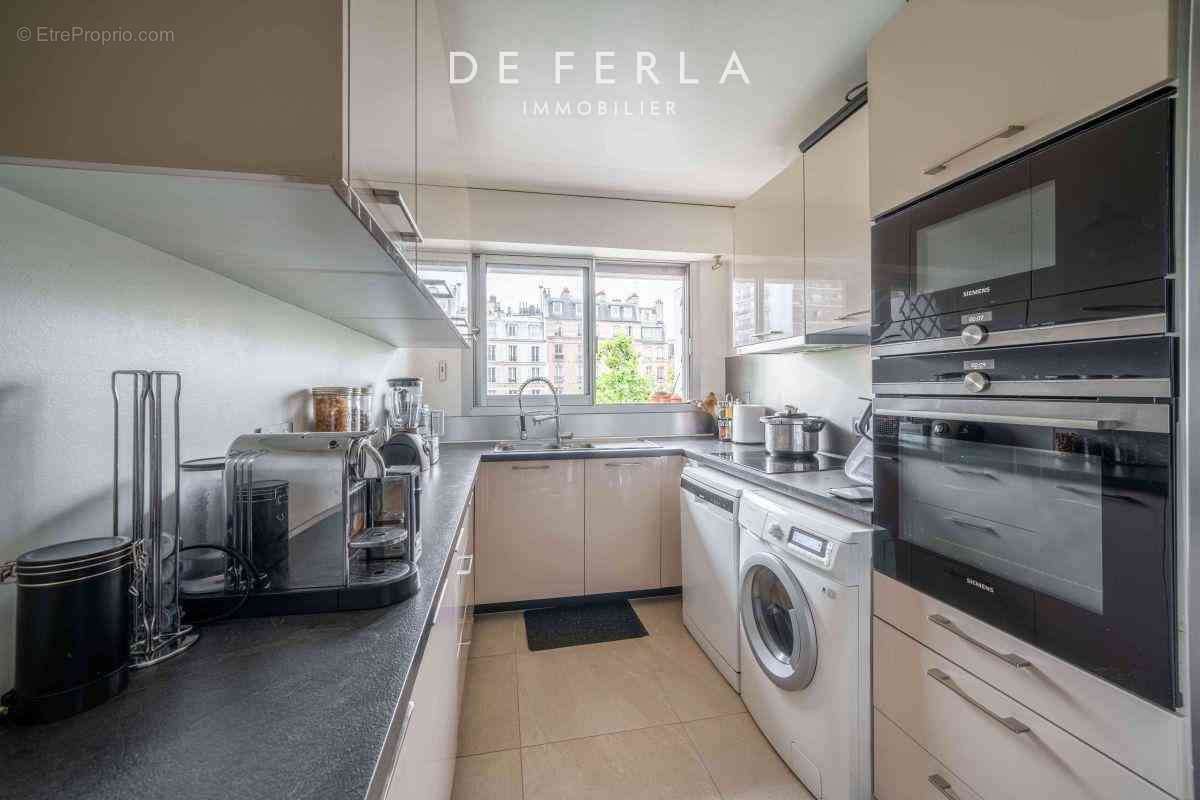 Appartement à PARIS-15E