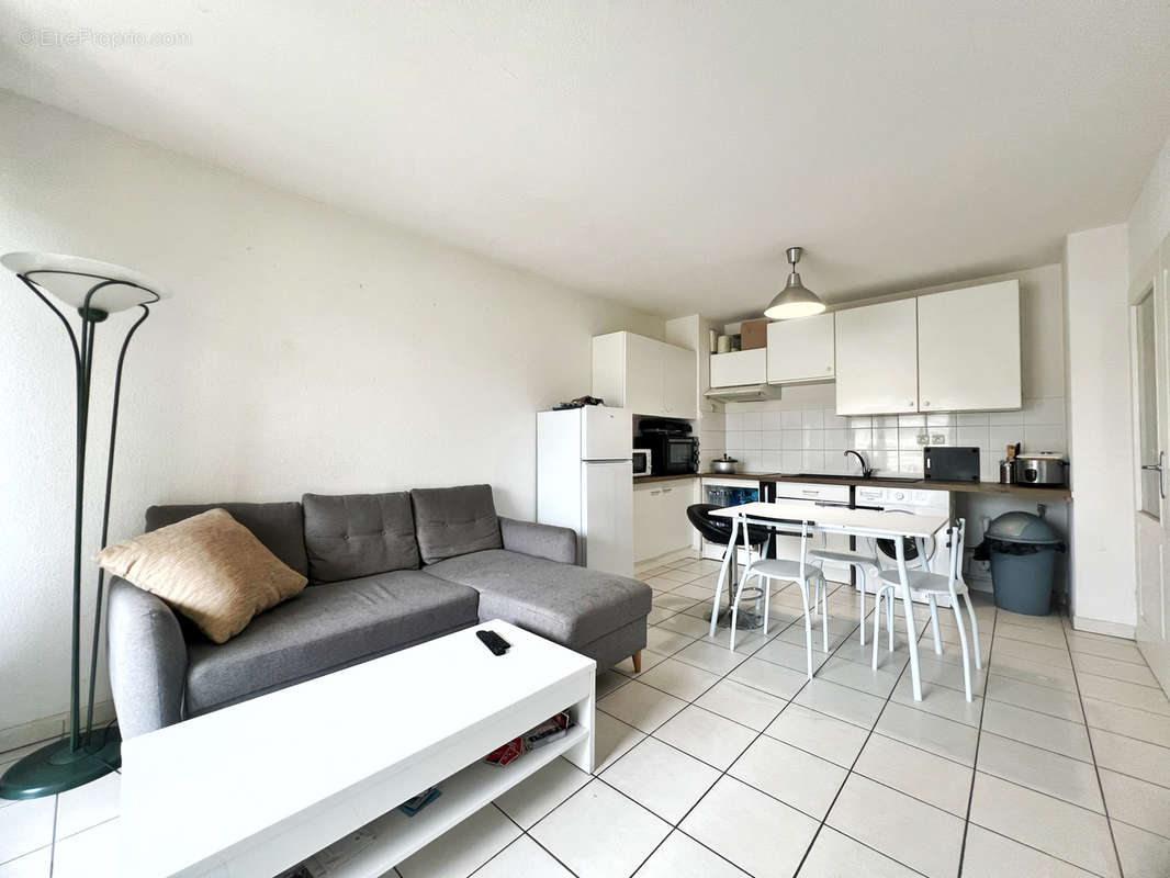 Appartement à PIERRE-BENITE