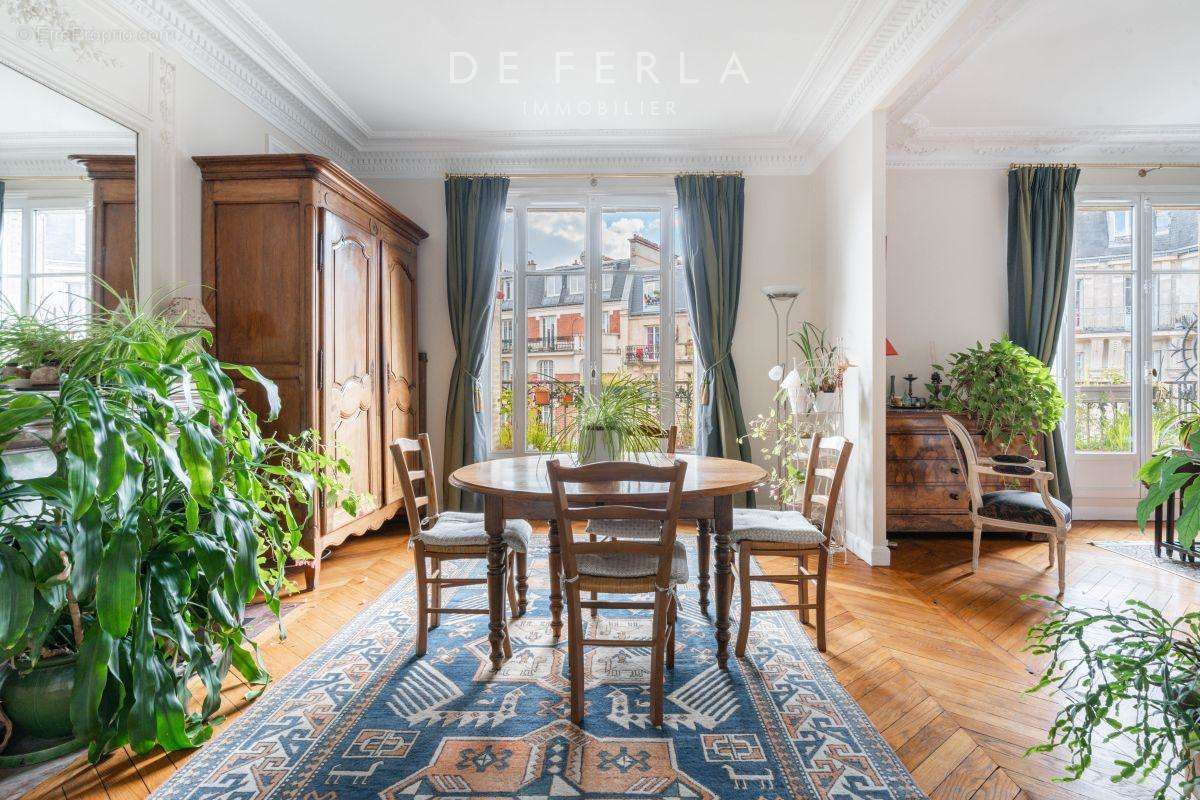 Appartement à PARIS-18E