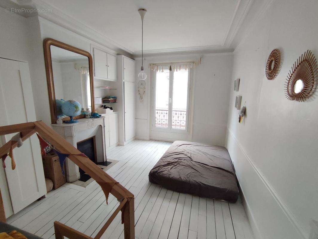 Appartement à PARIS-18E