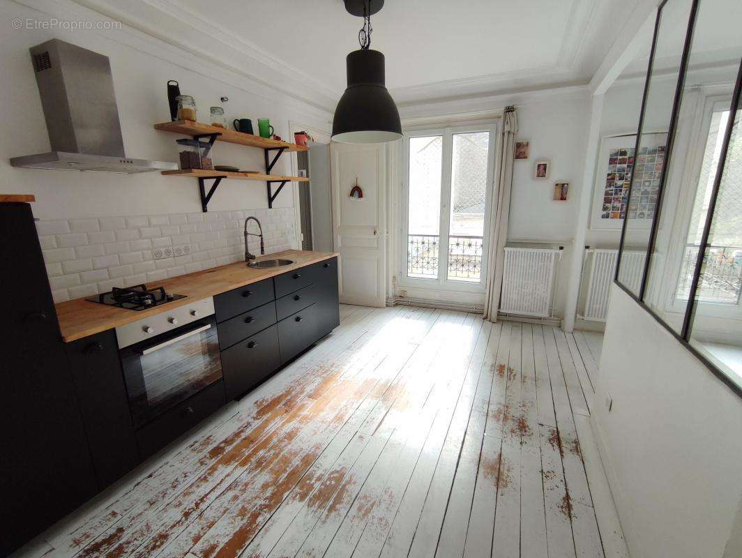 Appartement à PARIS-18E