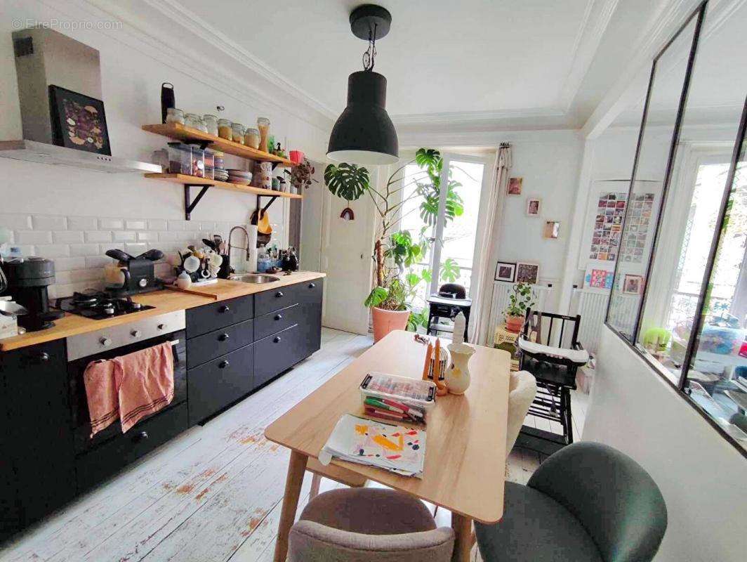 Appartement à PARIS-18E