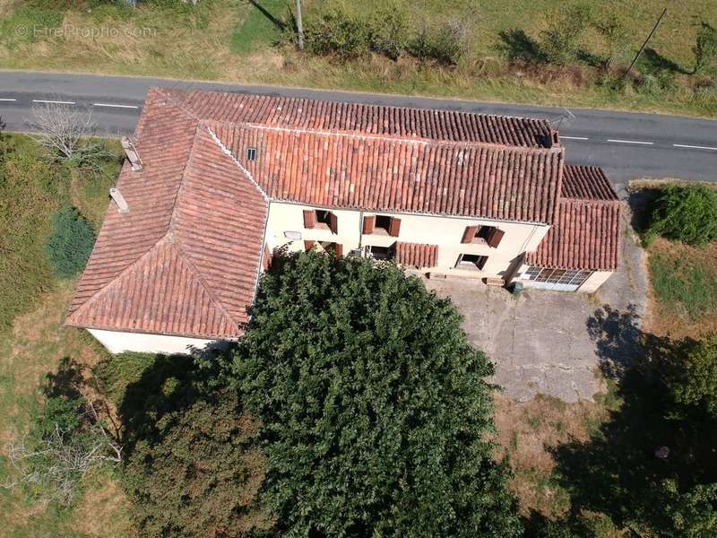 Maison à VALDERIES