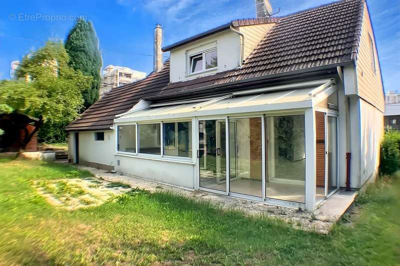 Maison à SAINT-QUENTIN